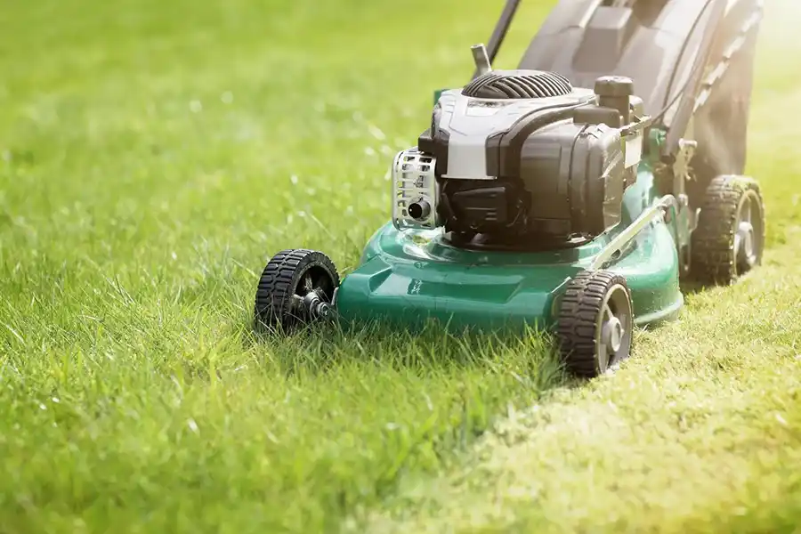 Can you mow wet grass in Yakima, WA